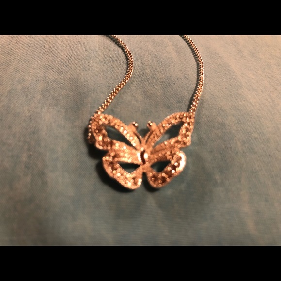 Butterfly 🦋 Necklace & Earrings Gift Set NIB - Picture 5 of 6